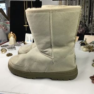 UGG Classic short 5225 cream 9